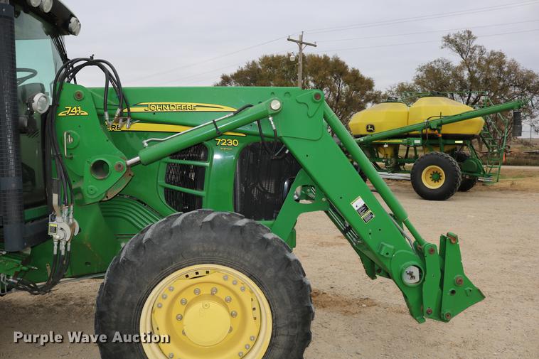 image for item DC3717 2009 John Deere 7230 Premium MFWD tractor