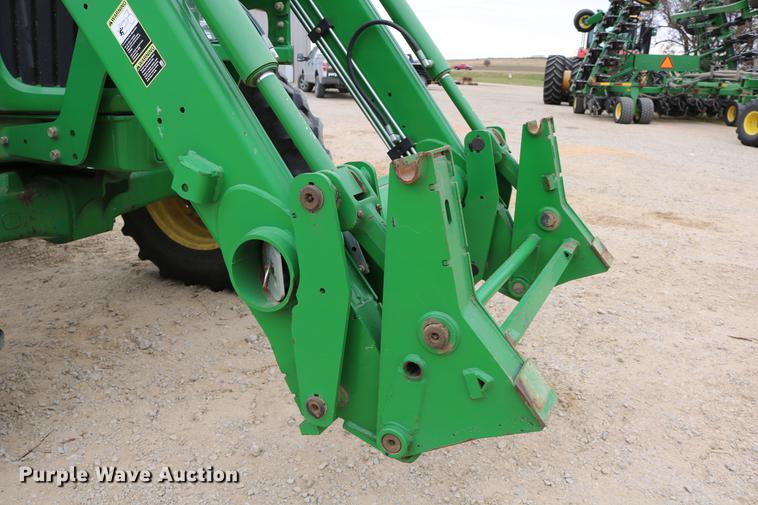 image for item DC3717 2009 John Deere 7230 Premium MFWD tractor