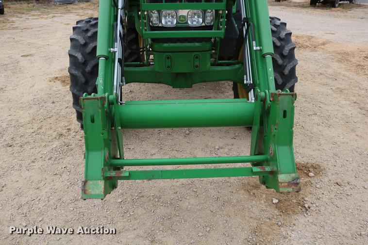 image for item DC3717 2009 John Deere 7230 Premium MFWD tractor