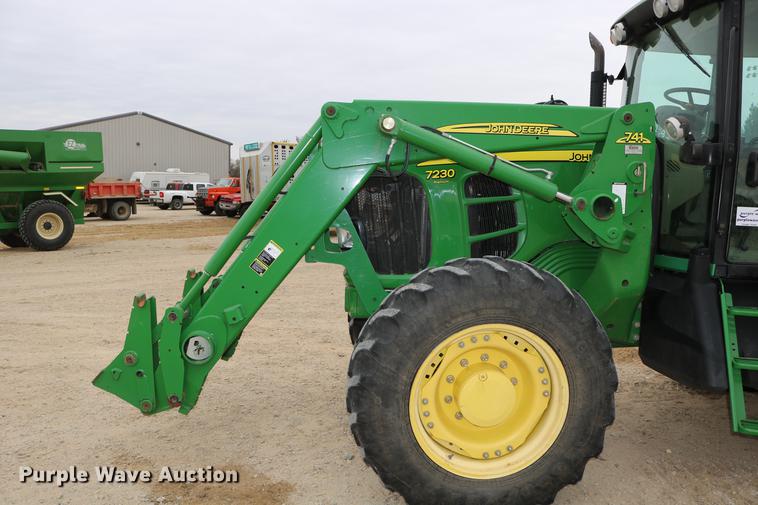 image for item DC3717 2009 John Deere 7230 Premium MFWD tractor