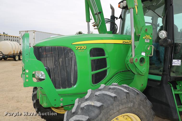 image for item DC3717 2009 John Deere 7230 Premium MFWD tractor