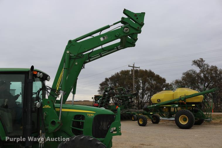 image for item DC3717 2009 John Deere 7230 Premium MFWD tractor