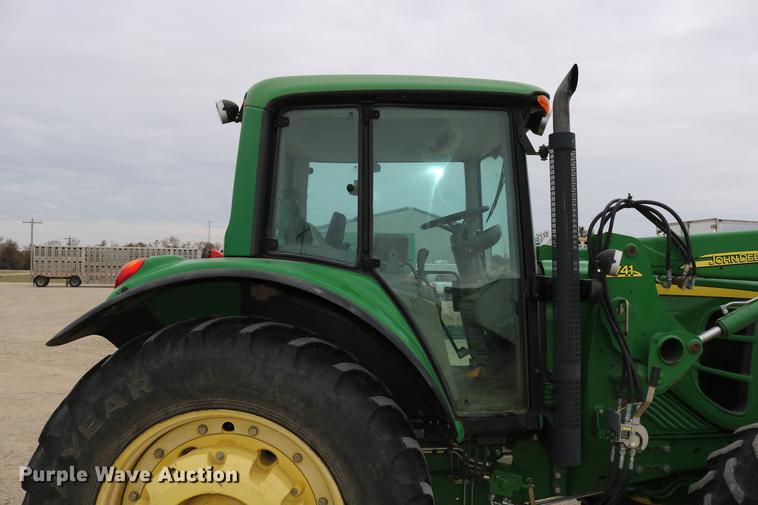 image for item DC3717 2009 John Deere 7230 Premium MFWD tractor