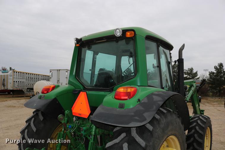 image for item DC3717 2009 John Deere 7230 Premium MFWD tractor