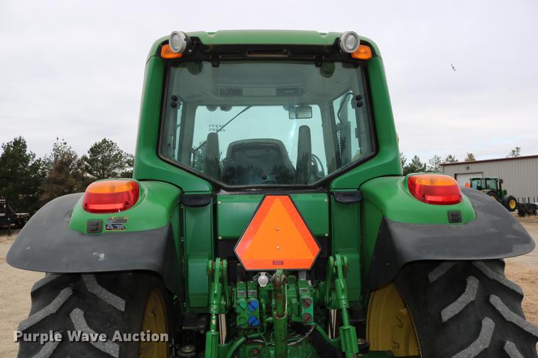 image for item DC3717 2009 John Deere 7230 Premium MFWD tractor