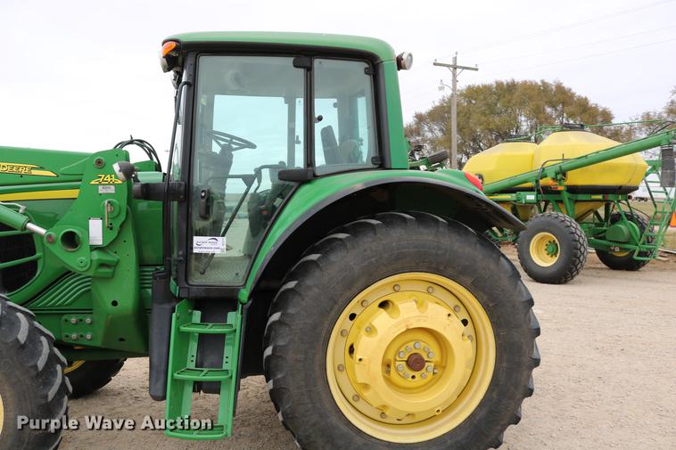 image for item DC3717 2009 John Deere 7230 Premium MFWD tractor