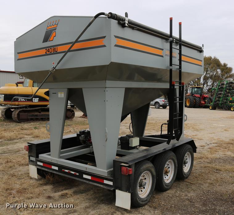 image for item DC3719 2010 Speed King 240T 90826905 seed tender trailer