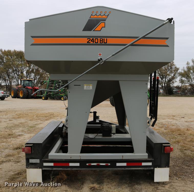 image for item DC3719 2010 Speed King 240T 90826905 seed tender trailer