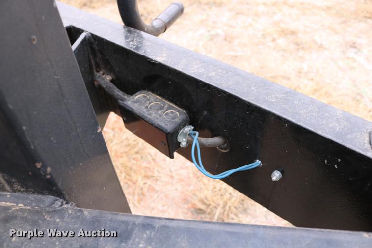 image for item DC3719 2010 Speed King 240T 90826905 seed tender trailer