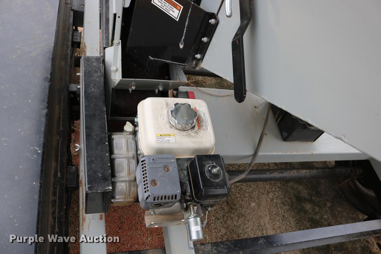 image for item DC3719 2010 Speed King 240T 90826905 seed tender trailer