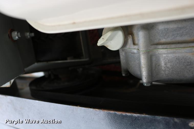 image for item DC3719 2010 Speed King 240T 90826905 seed tender trailer