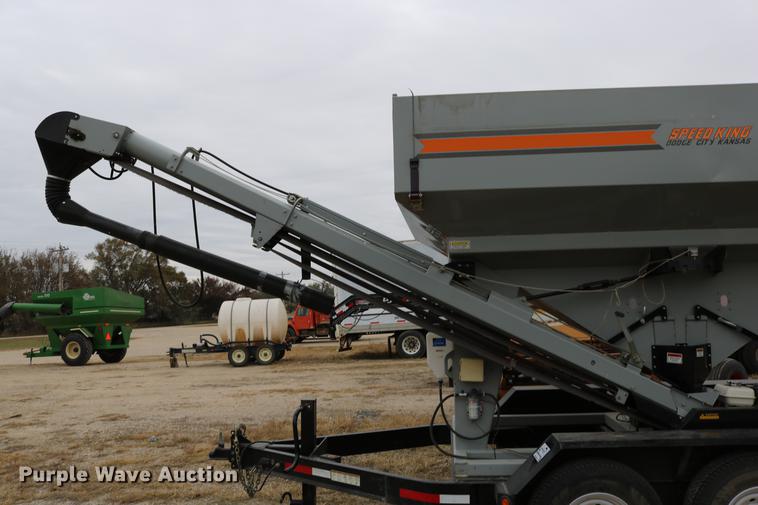 image for item DC3719 2010 Speed King 240T 90826905 seed tender trailer