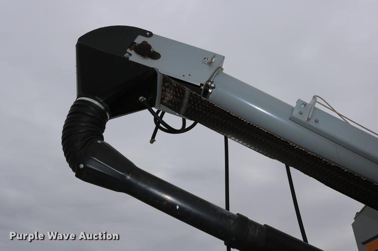 image for item DC3719 2010 Speed King 240T 90826905 seed tender trailer