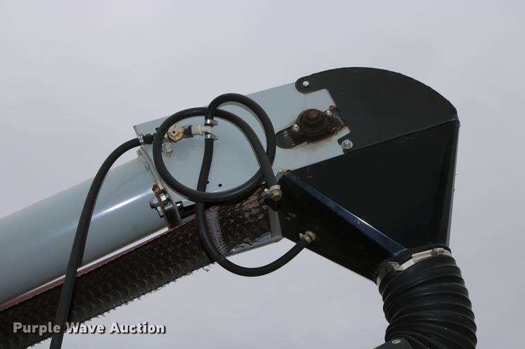 image for item DC3719 2010 Speed King 240T 90826905 seed tender trailer