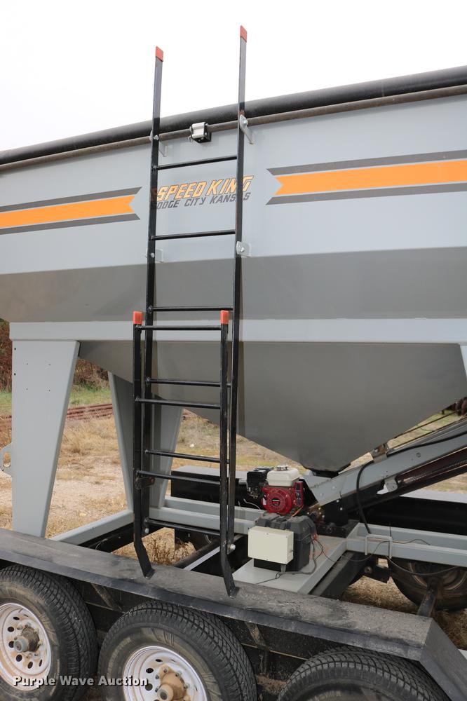 image for item DC3719 2010 Speed King 240T 90826905 seed tender trailer