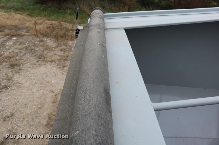 image for item DC3719 2010 Speed King 240T 90826905 seed tender trailer