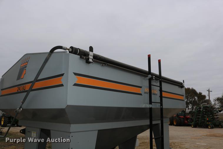 image for item DC3719 2010 Speed King 240T 90826905 seed tender trailer