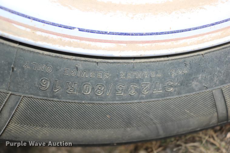 image for item DC3719 2010 Speed King 240T 90826905 seed tender trailer