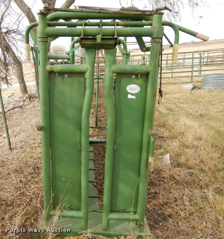 Powder River livestock equipment in Justin, TX Item DC5978 sold