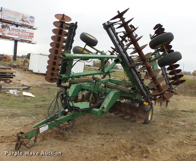 image for item DC6763 John Deere 630 tandem disk