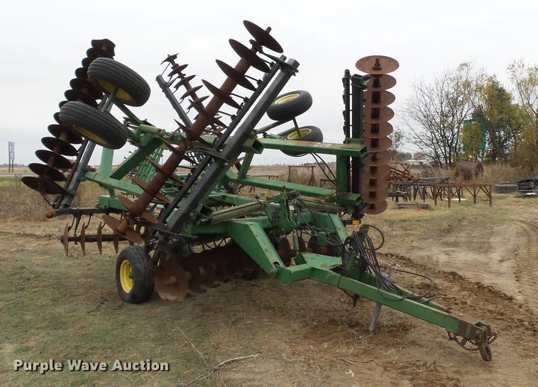 image for item DC6763 John Deere 630 tandem disk