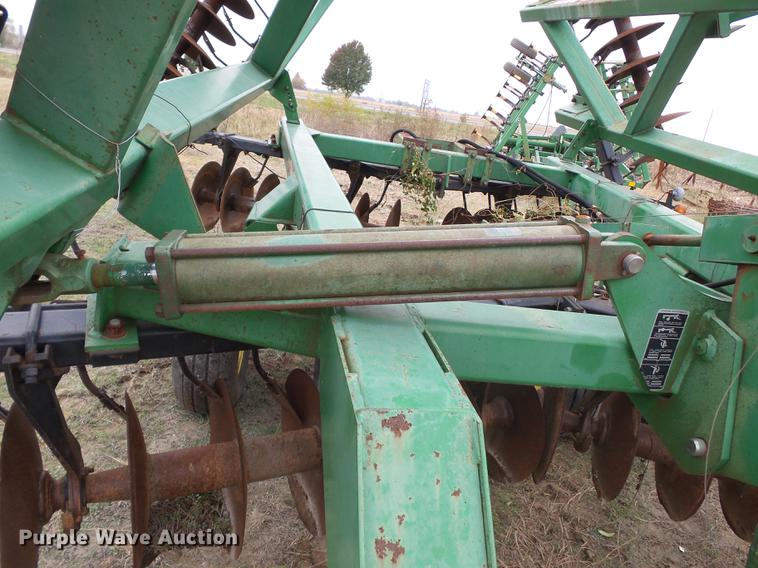 image for item DC6763 John Deere 630 tandem disk