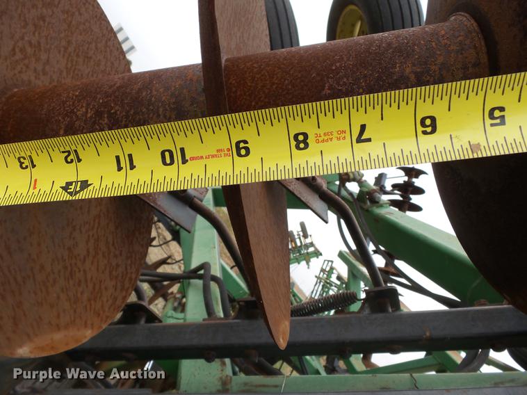 image for item DC6763 John Deere 630 tandem disk