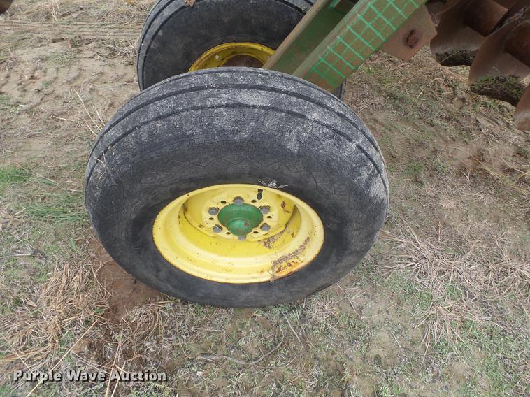 image for item DC6763 John Deere 630 tandem disk