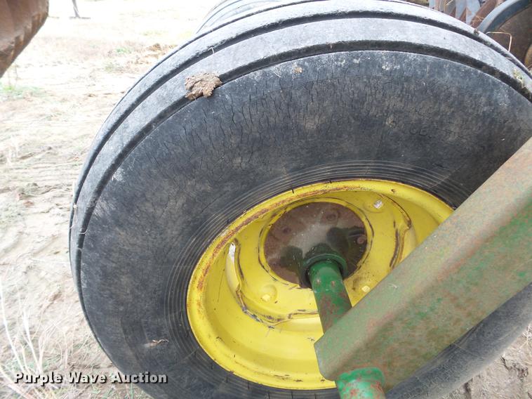 image for item DC6763 John Deere 630 tandem disk