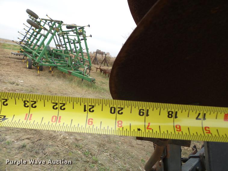 image for item DC6763 John Deere 630 tandem disk