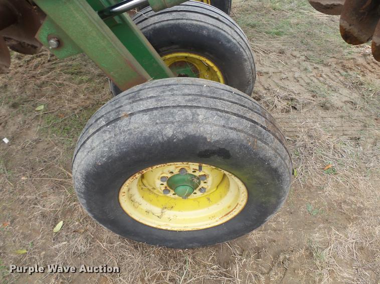 image for item DC6763 John Deere 630 tandem disk