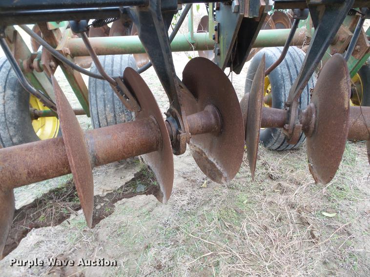 image for item DC6763 John Deere 630 tandem disk