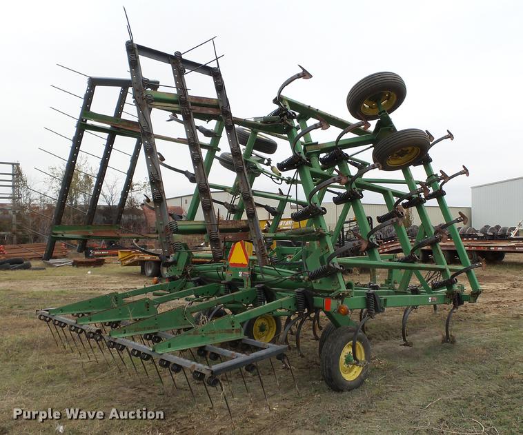 image for item DC6764 John Deere 980 field cultivator