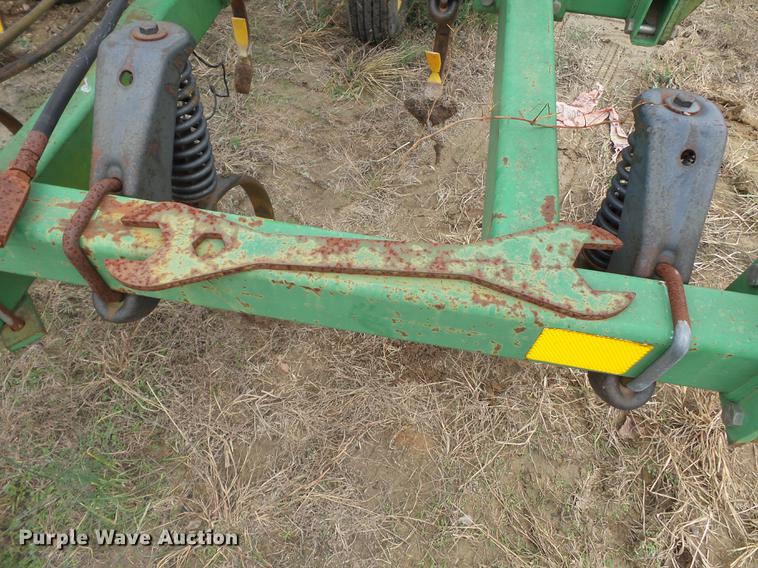 image for item DC6764 John Deere 980 field cultivator