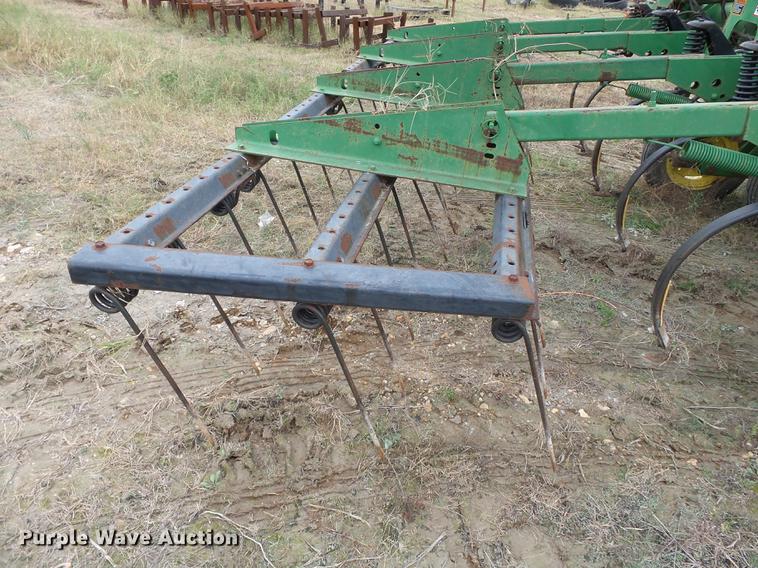 image for item DC6764 John Deere 980 field cultivator