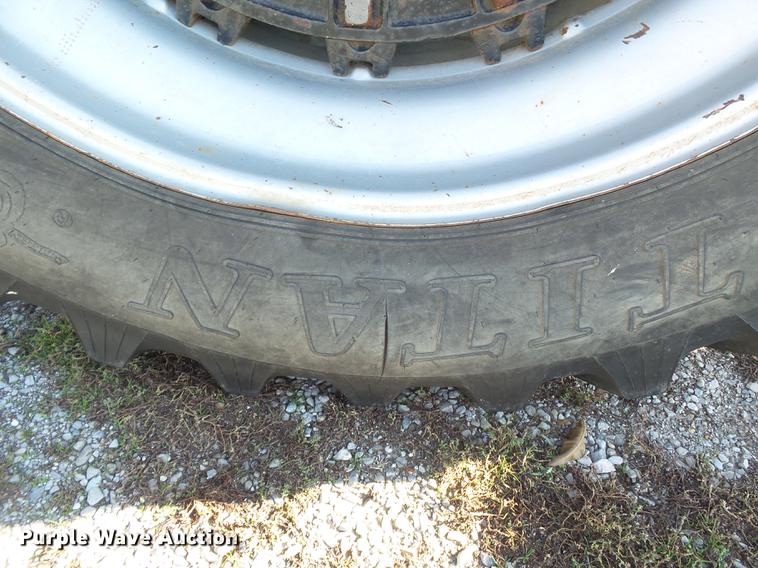 image for item DC6772 Case IH 3394 MFWD tractor