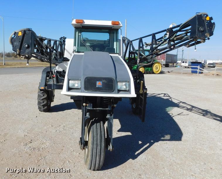 image for item DC8459 2002 SpraCoupe 4440 self-propelled sprayer