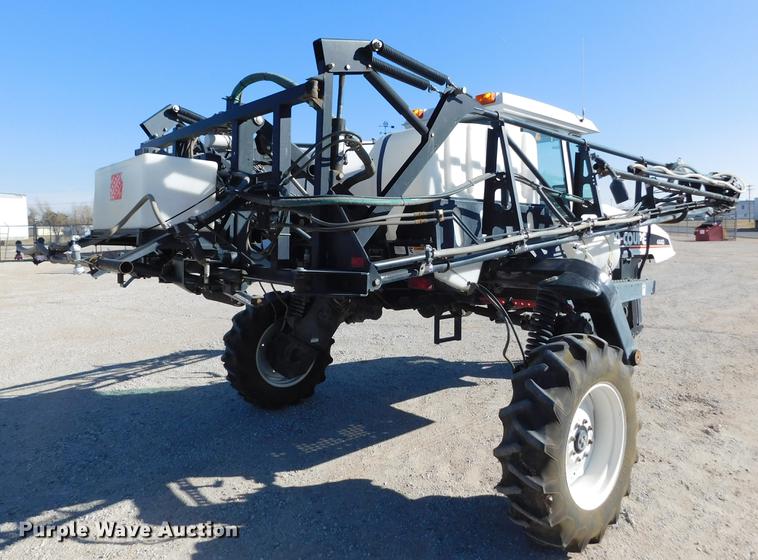 image for item DC8459 2002 SpraCoupe 4440 self-propelled sprayer