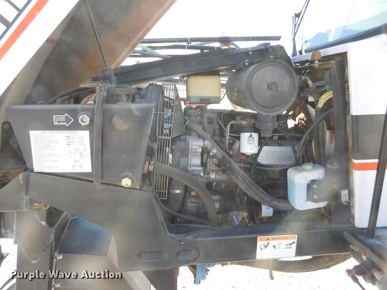 image for item DC8459 2002 SpraCoupe 4440 self-propelled sprayer