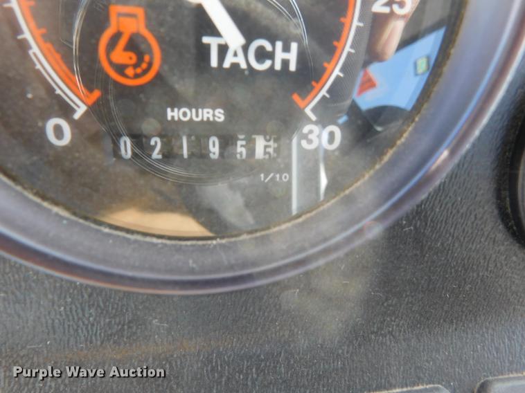 image for item DC8459 2002 SpraCoupe 4440 self-propelled sprayer