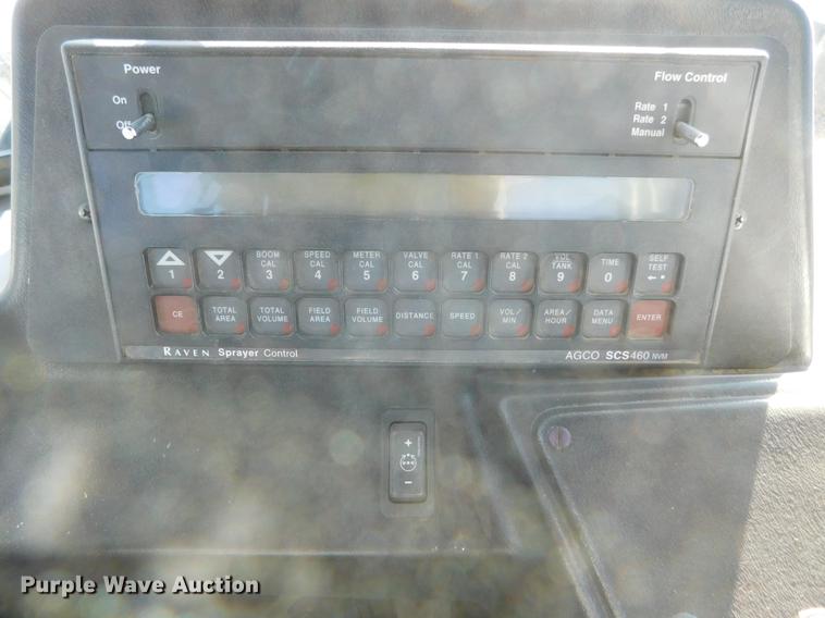 image for item DC8459 2002 SpraCoupe 4440 self-propelled sprayer