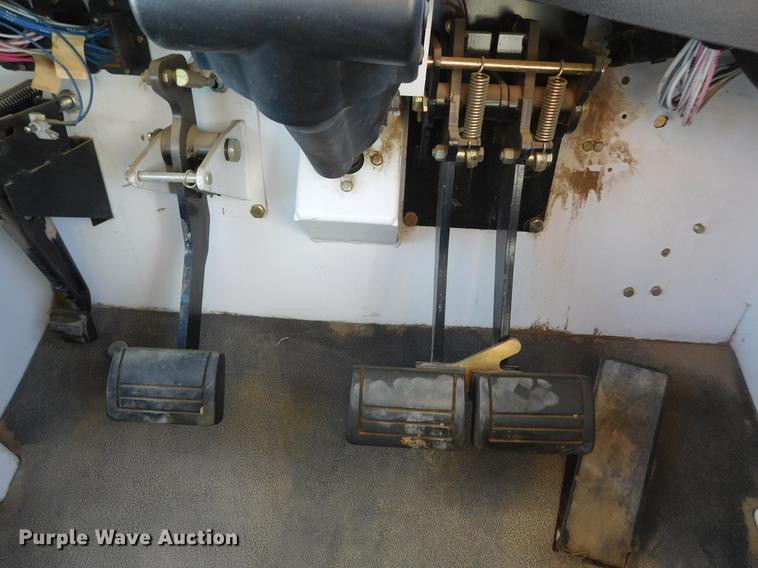 image for item DC8459 2002 SpraCoupe 4440 self-propelled sprayer