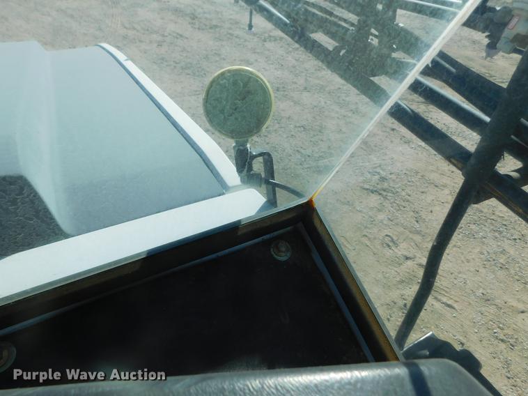 image for item DC8459 2002 SpraCoupe 4440 self-propelled sprayer