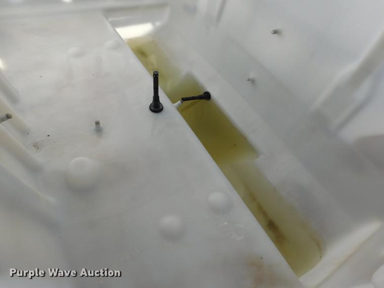 image for item DC8459 2002 SpraCoupe 4440 self-propelled sprayer