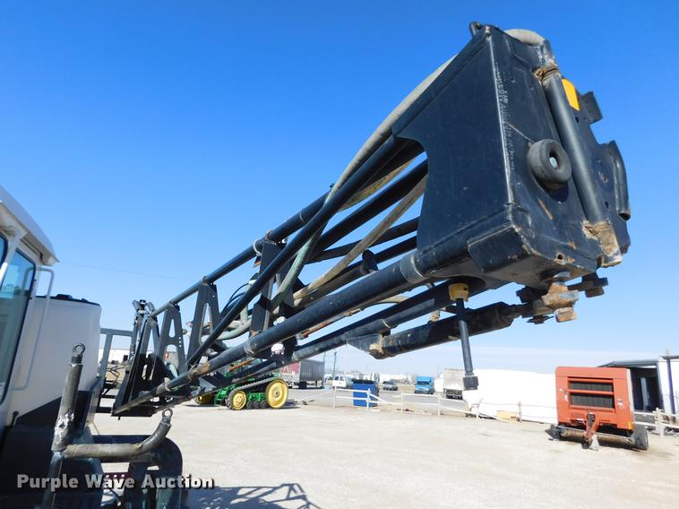 image for item DC8459 2002 SpraCoupe 4440 self-propelled sprayer