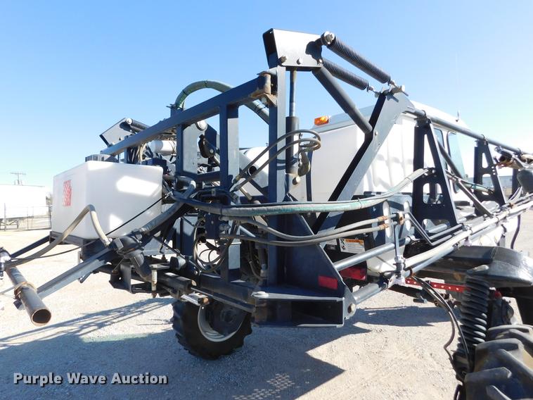 image for item DC8459 2002 SpraCoupe 4440 self-propelled sprayer