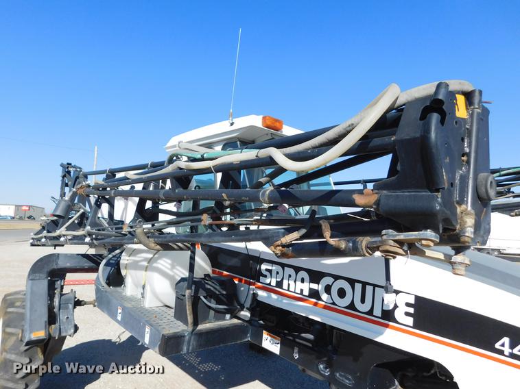 image for item DC8459 2002 SpraCoupe 4440 self-propelled sprayer