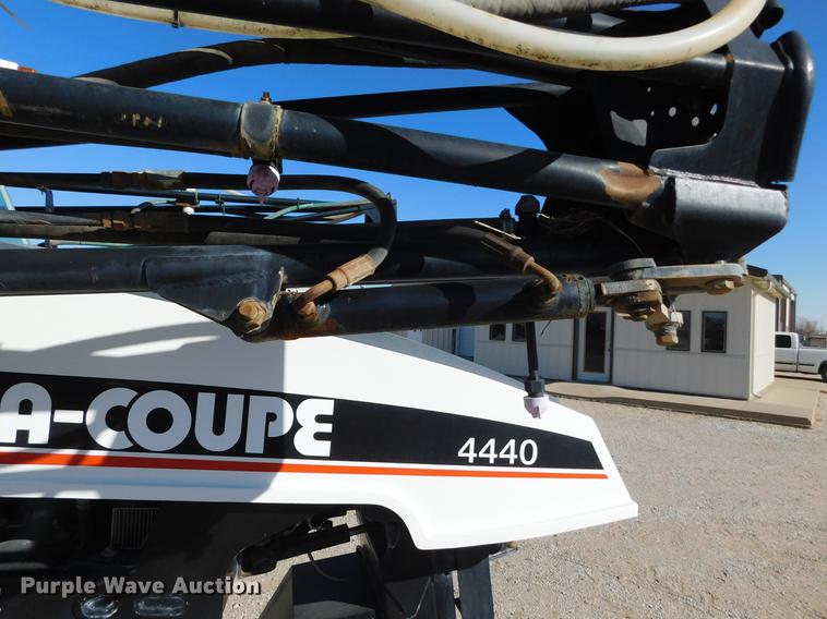 image for item DC8459 2002 SpraCoupe 4440 self-propelled sprayer
