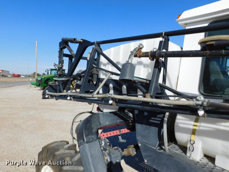 image for item DC8459 2002 SpraCoupe 4440 self-propelled sprayer