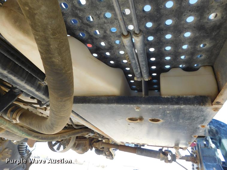 image for item DC8459 2002 SpraCoupe 4440 self-propelled sprayer